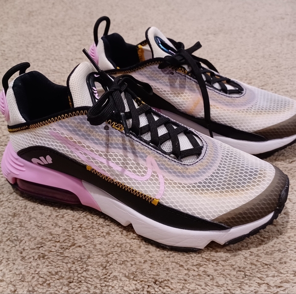 Nike Air Max 2090 Pink And Black Shoes CJ4066-104 Womens Size 6 Youth 4.5 - Picture 2 of 9